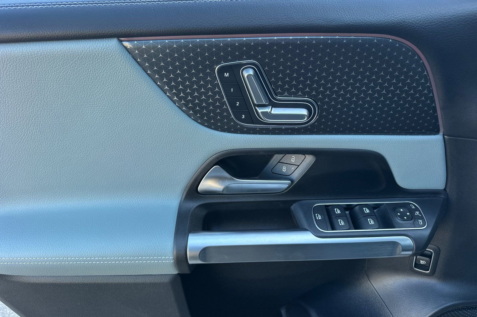 New 2026 Mercedes-Benz GLB 250 image 22