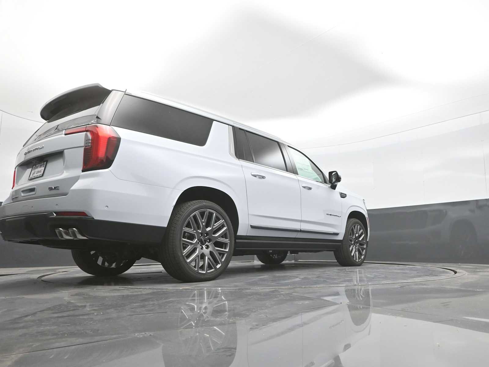 New 2026 GMC Yukon XL Denali Ultimate AWD/4WD image 49