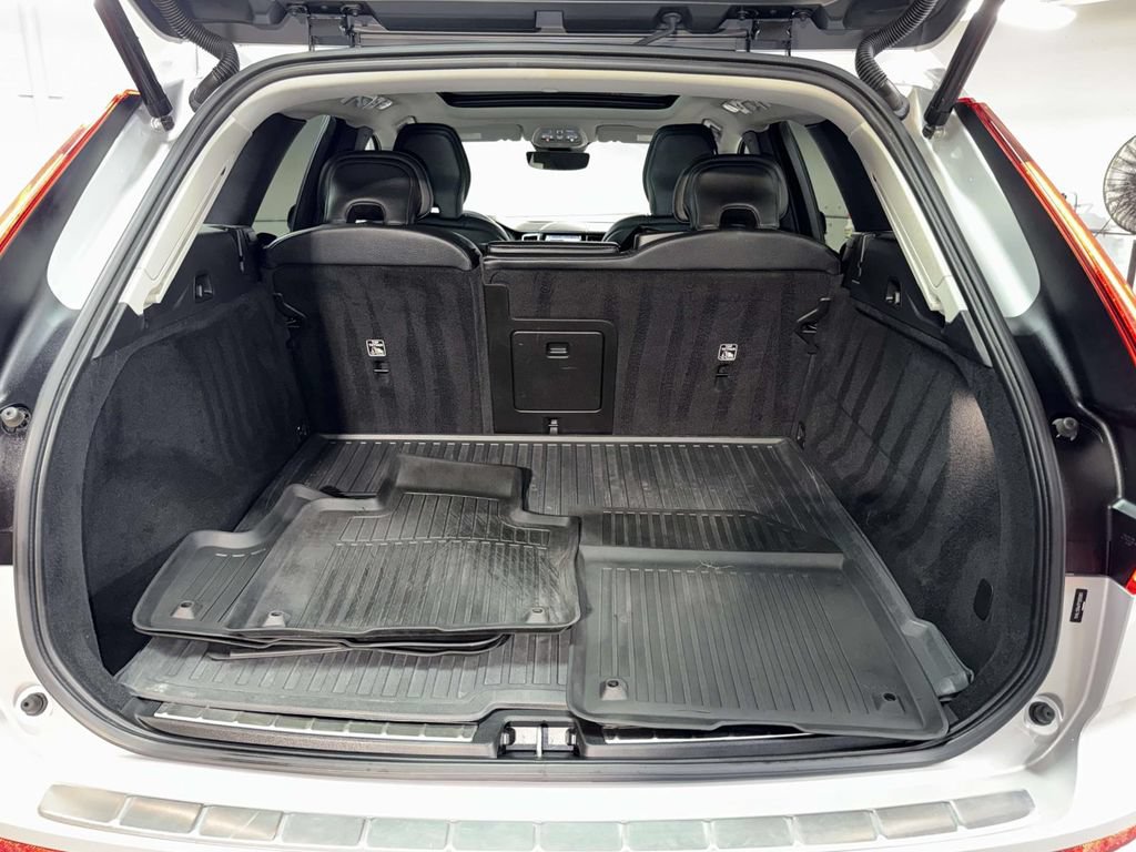 Used 2023 Volvo XC60 B5 Plus w/ Climate Package AWD/4WD image 17