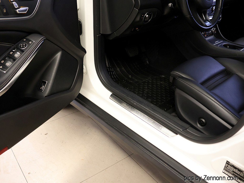 Used 2020 Mercedes-Benz GLA 250 4MATIC image 25