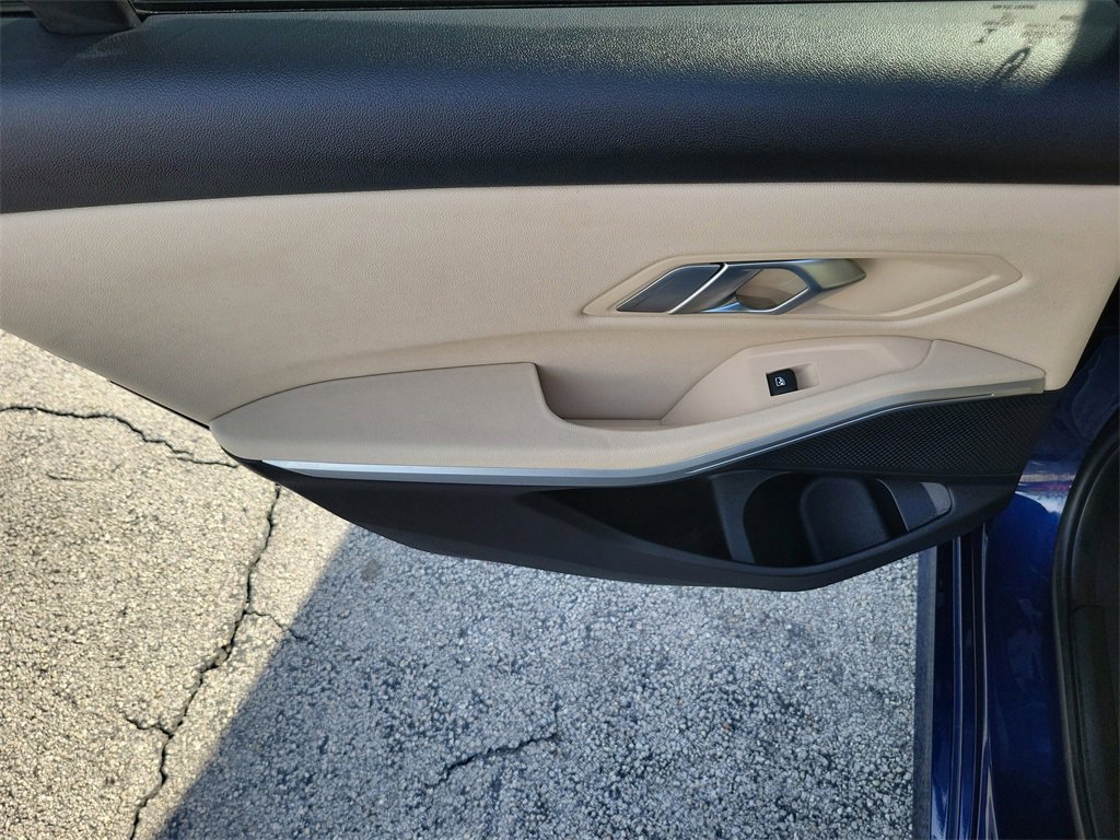Used 2020 BMW 330i Sedan w/ Convenience Package image 9
