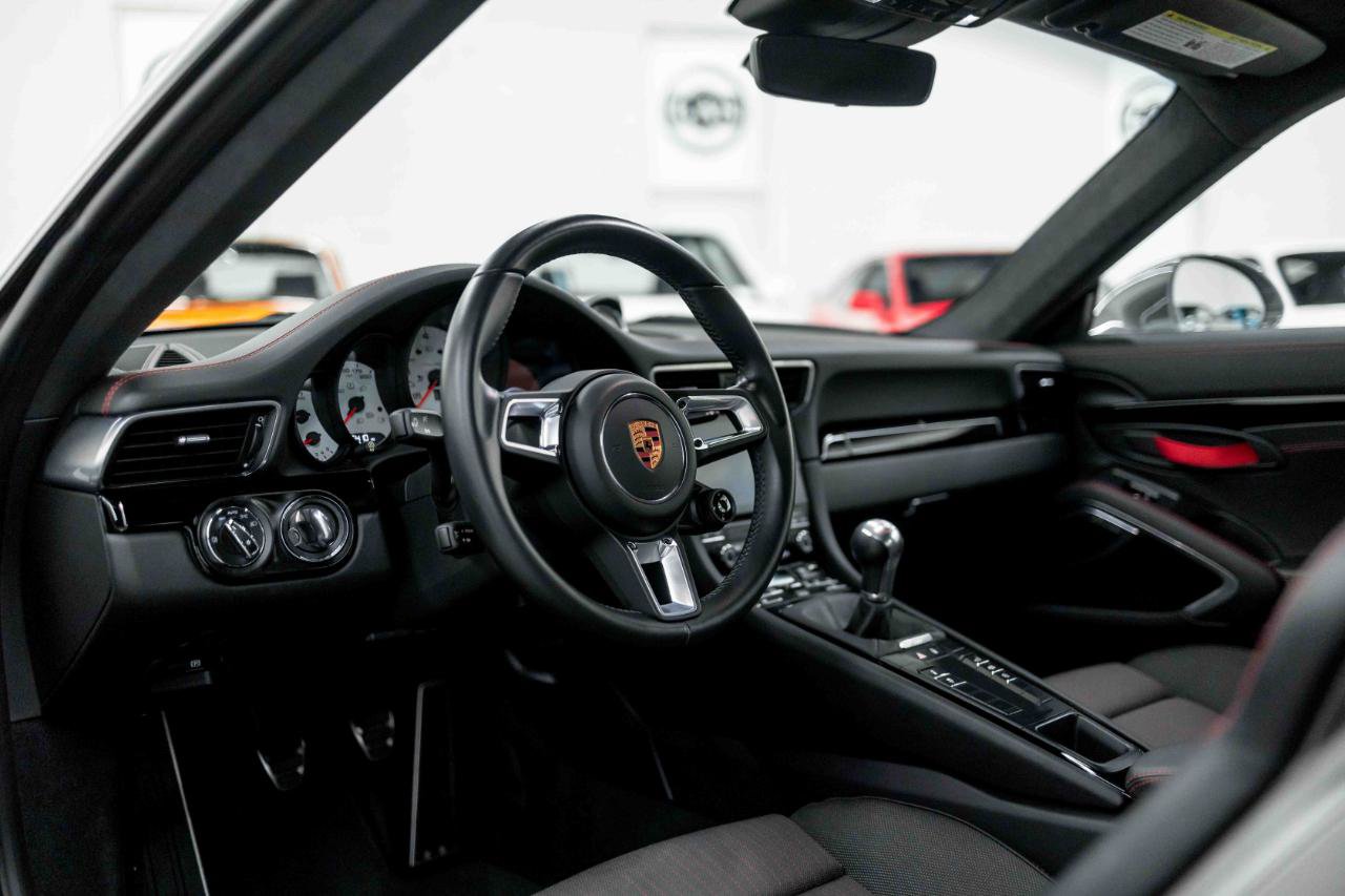 Used 2018 Porsche 911 Carrera T RWD image 2