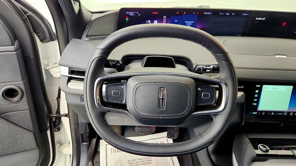 Used 2025 Lincoln Navigator Reserve w/ Jet Appearance Package image 14