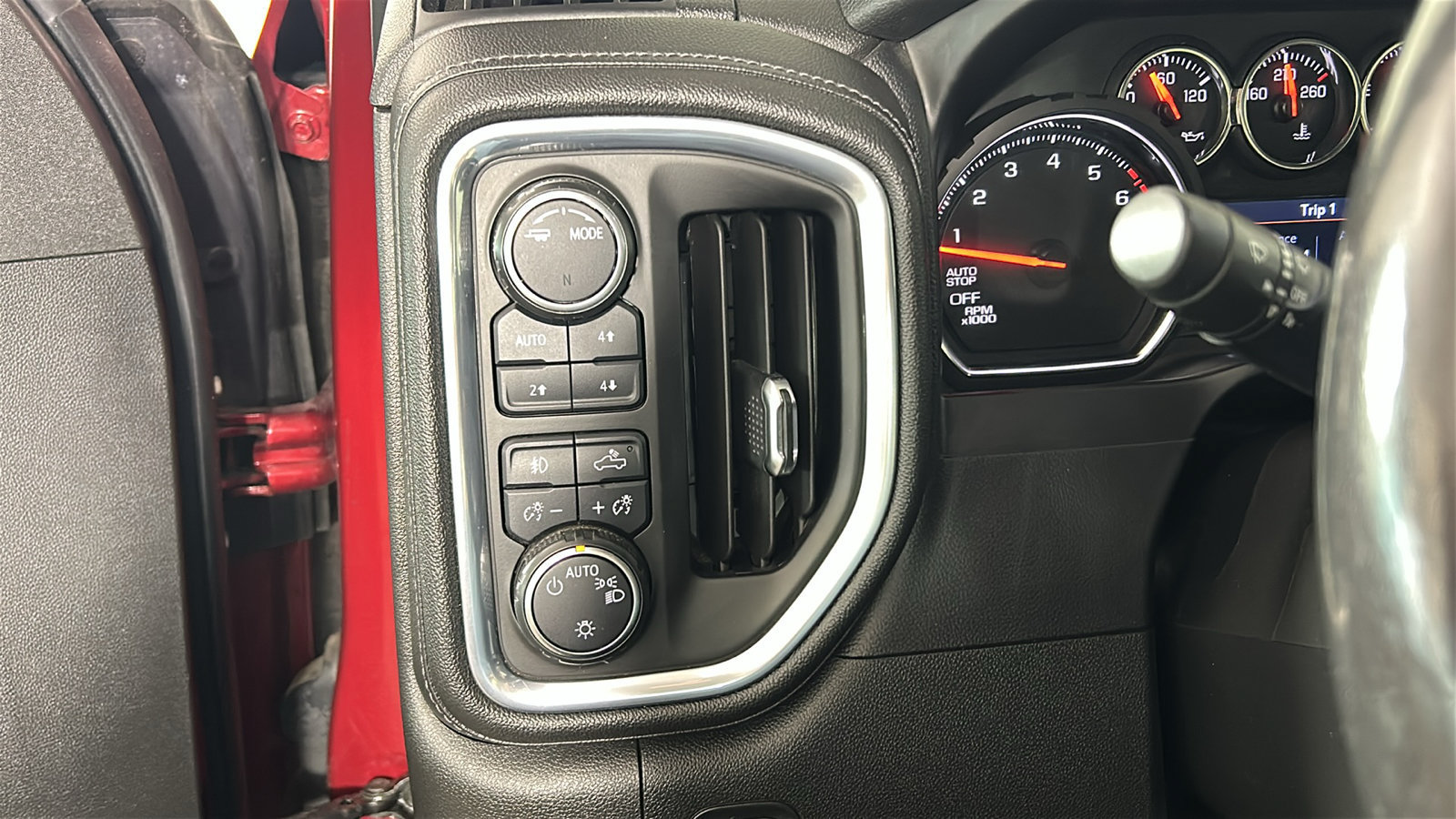 Used 2020 Chevrolet Silverado 1500 LT Trail Boss AWD/4WD image 23