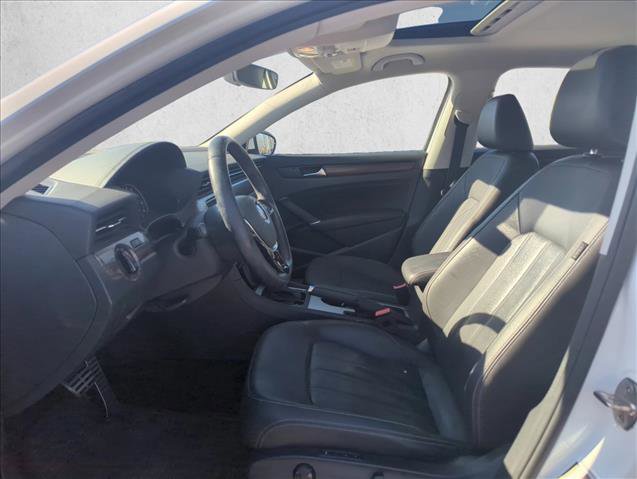 Used 2020 Volkswagen Passat 2.0T SEL image 13