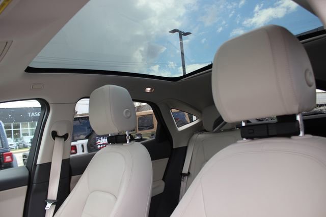 Used 2020 Jaguar E-PACE SE AWD/4WD image 21