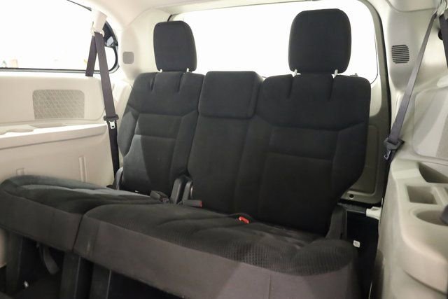 Used 2020 Dodge Grand Caravan SE image 25