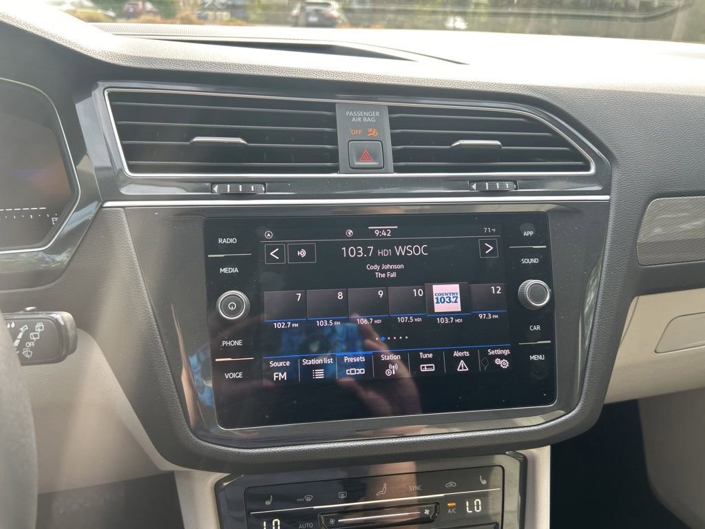 Used 2024 Volkswagen Tiguan SE image 16