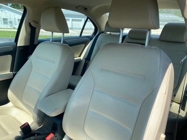 Used 2015 Volkswagen Jetta TDI SE FWD image 16