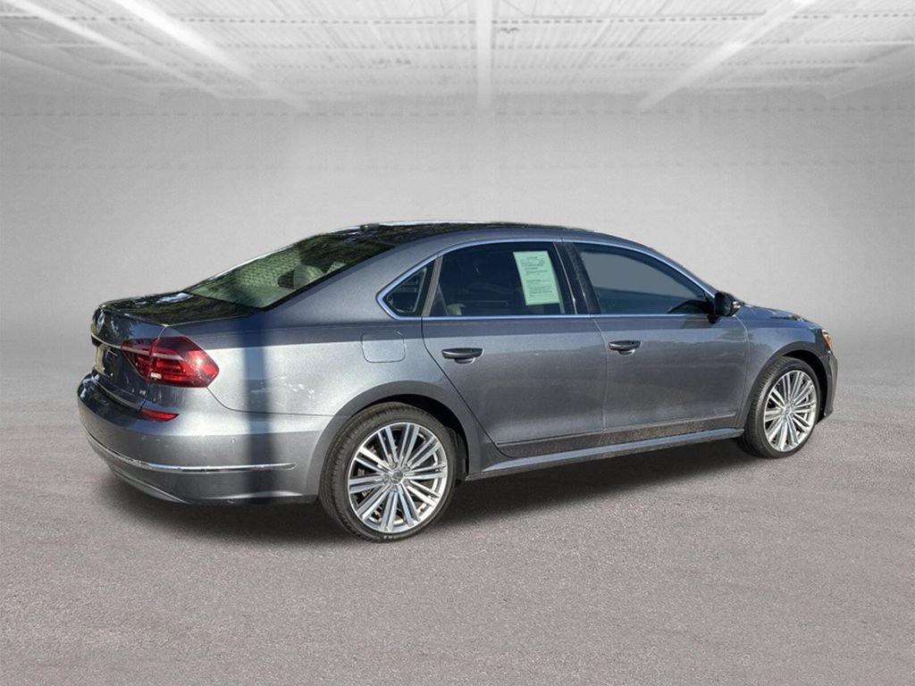 Used 2017 Volkswagen Passat 1.8T SEL Premium FWD image 6