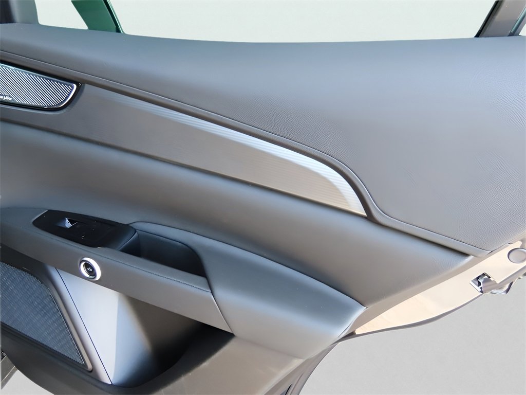 New 2024 Maserati Grecale GT image 21