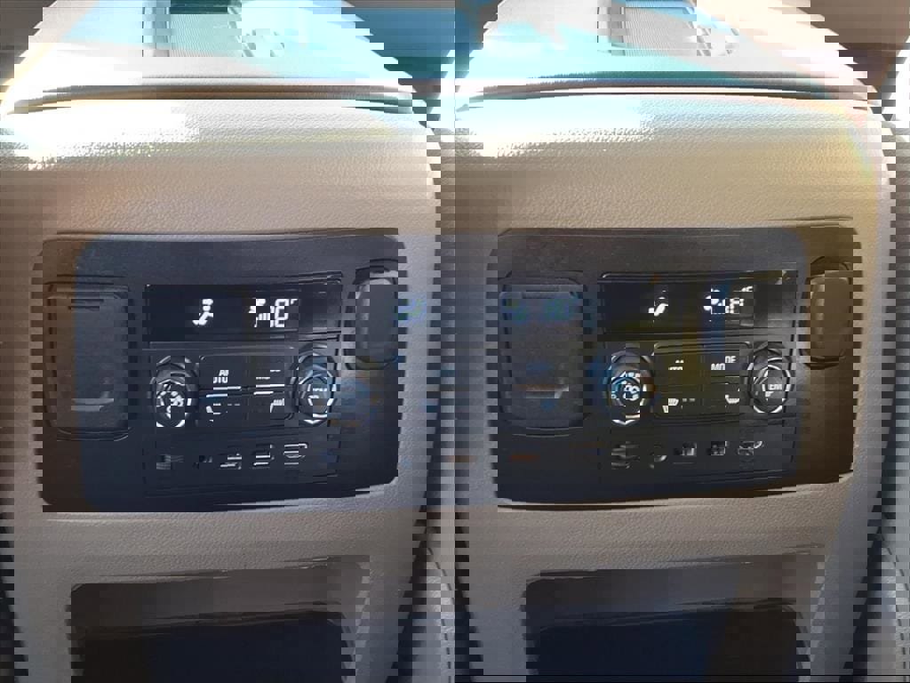 Used 2019 Chevrolet Suburban LT image 14