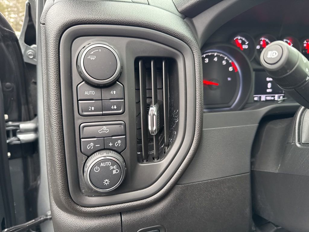 Used 2025 Chevrolet Silverado 1500 W/T w/ WT Value Package image 19