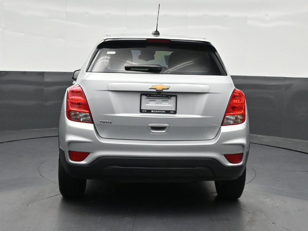 Used 2020 Chevrolet Trax LS FWD image 4