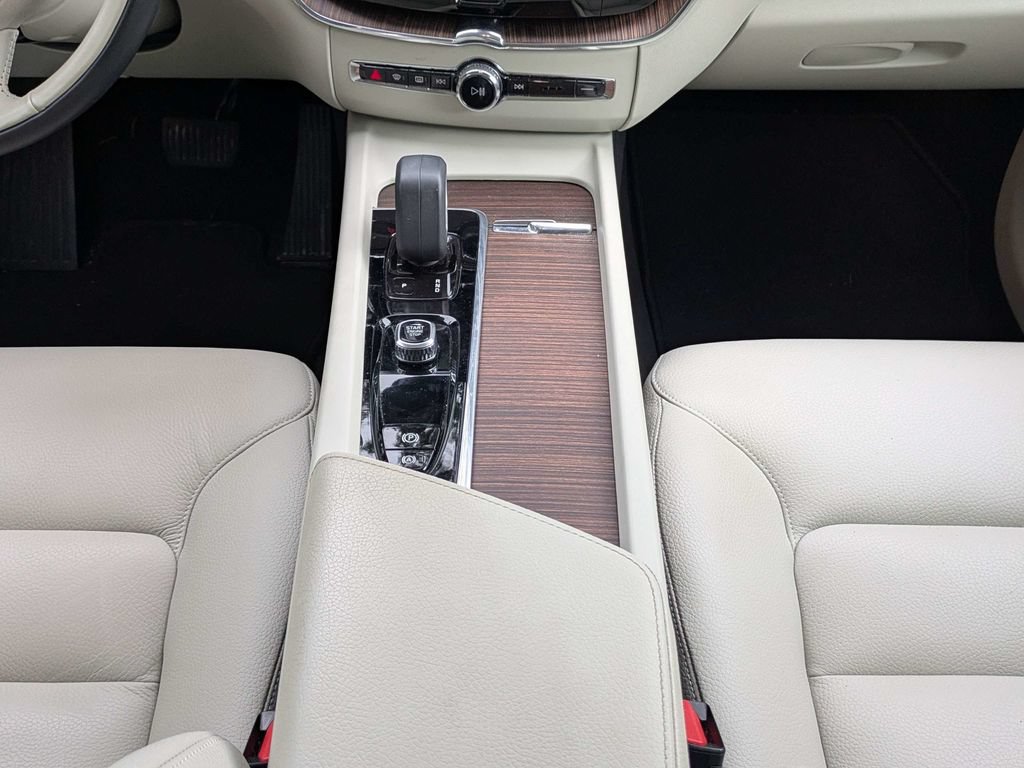 Used 2022 Volvo XC60 T8 Inscription Expression AWD/4WD image 18