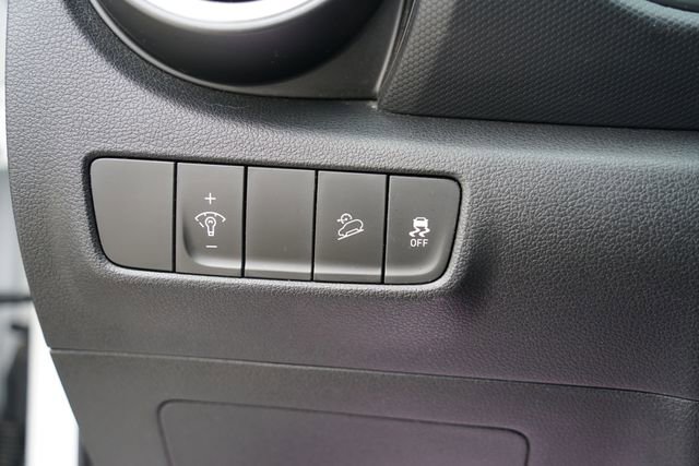 Used 2022 Hyundai Kona SEL AWD/4WD image 12
