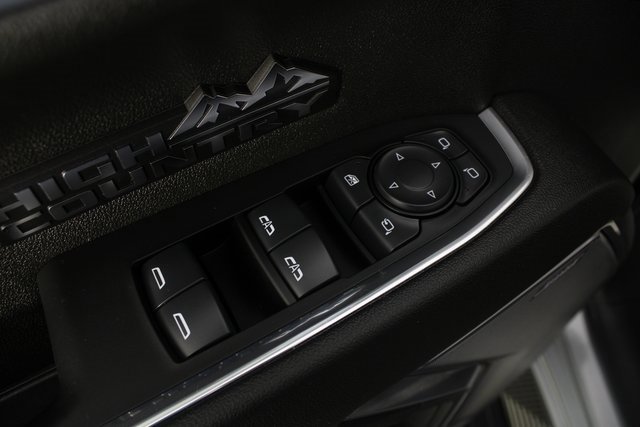 Used 2025 Chevrolet Silverado 1500 High Country w/ Technology Package image 18
