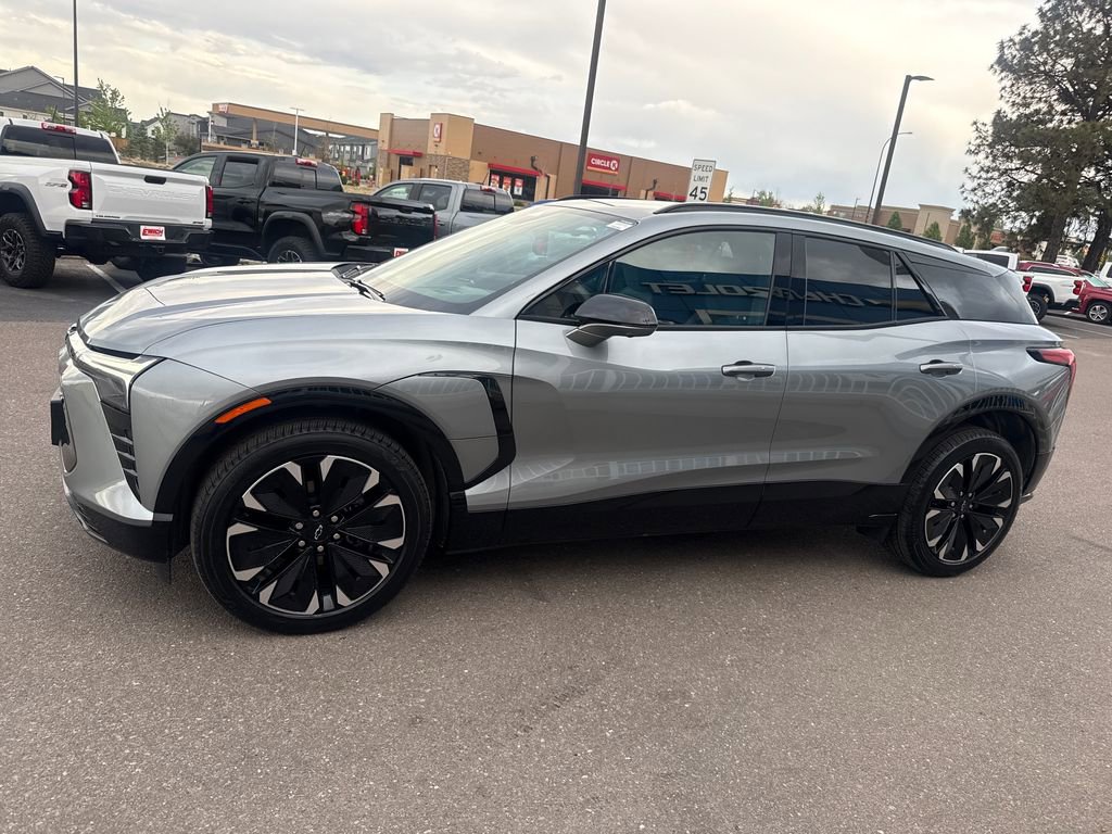 Used 2025 Chevrolet Blazer EV RS AWD/4WD image 2