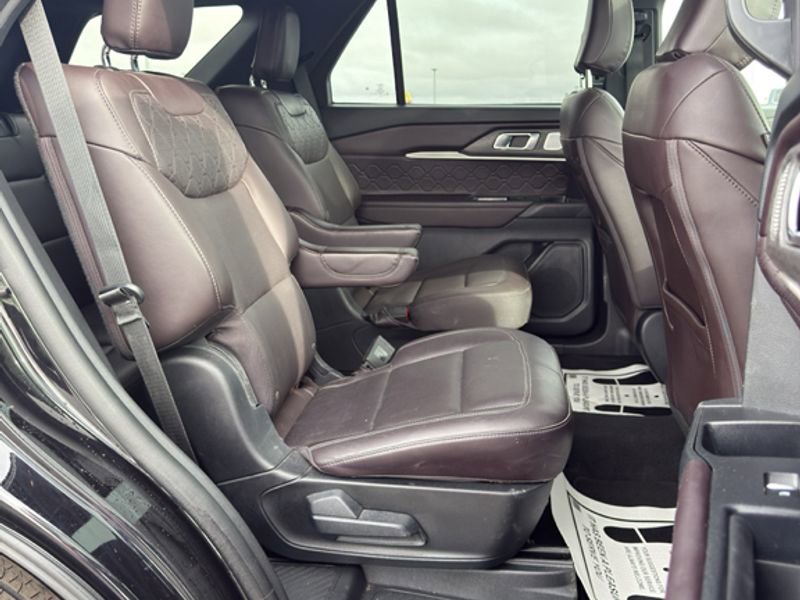 Used 2025 Ford Explorer Platinum w/ LUX Leather Package AWD/4WD image 20