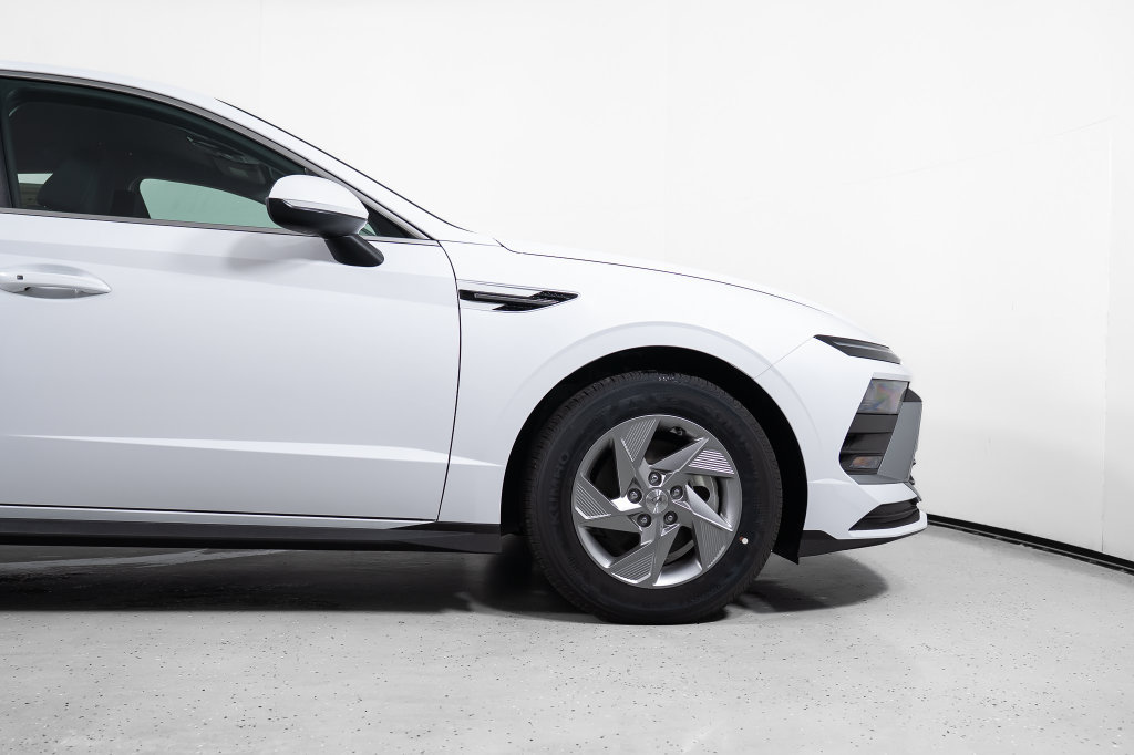 New 2026 Hyundai Sonata SE FWD image 4