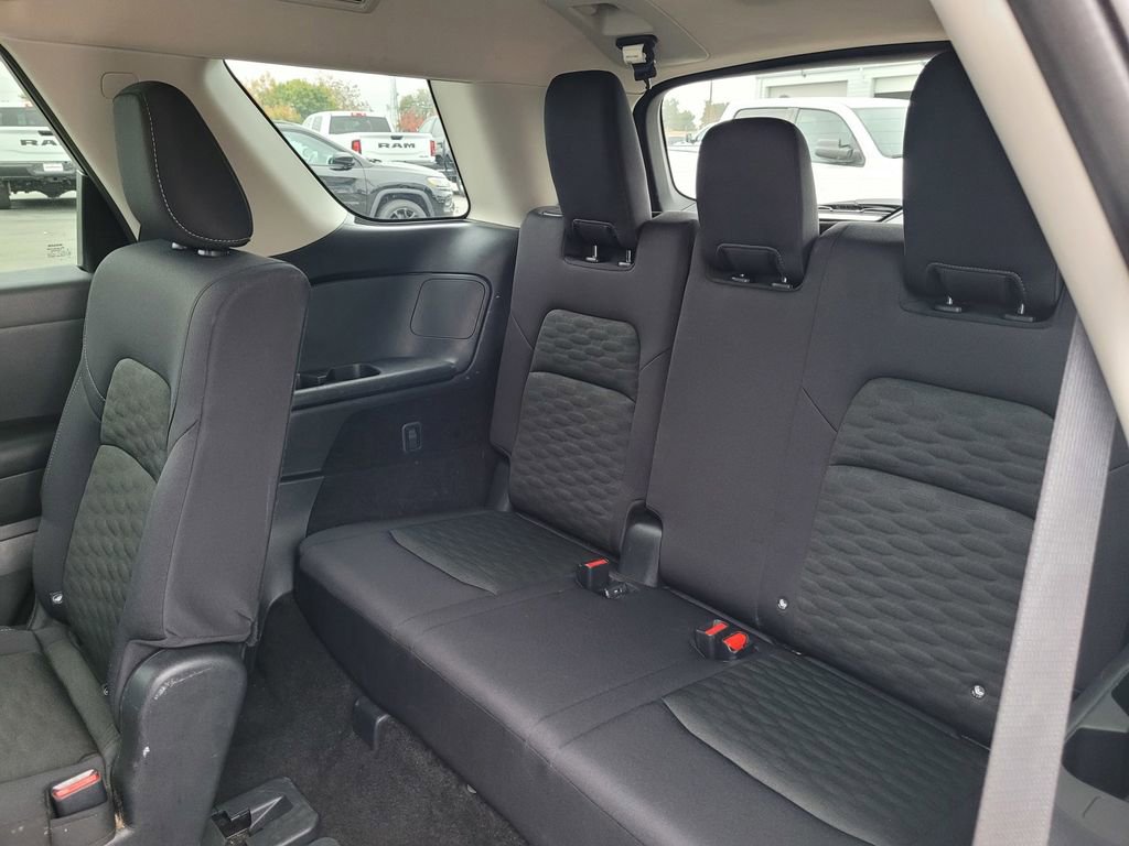 Used 2024 Nissan Pathfinder SV FWD image 13