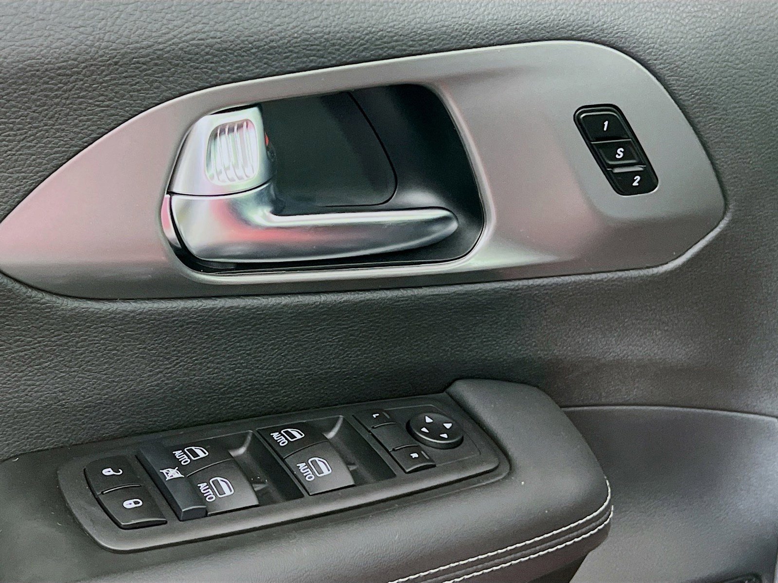 New 2026 Chrysler Pacifica Select FWD image 20