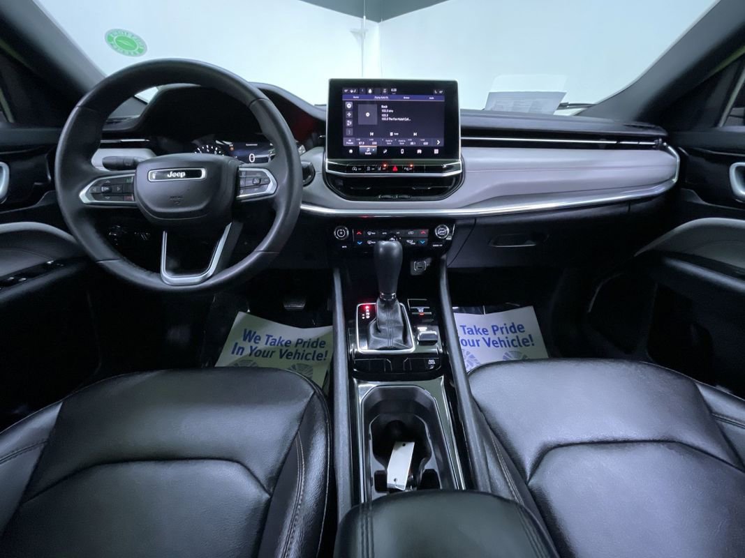 Used 2024 Jeep Compass Limited image 19