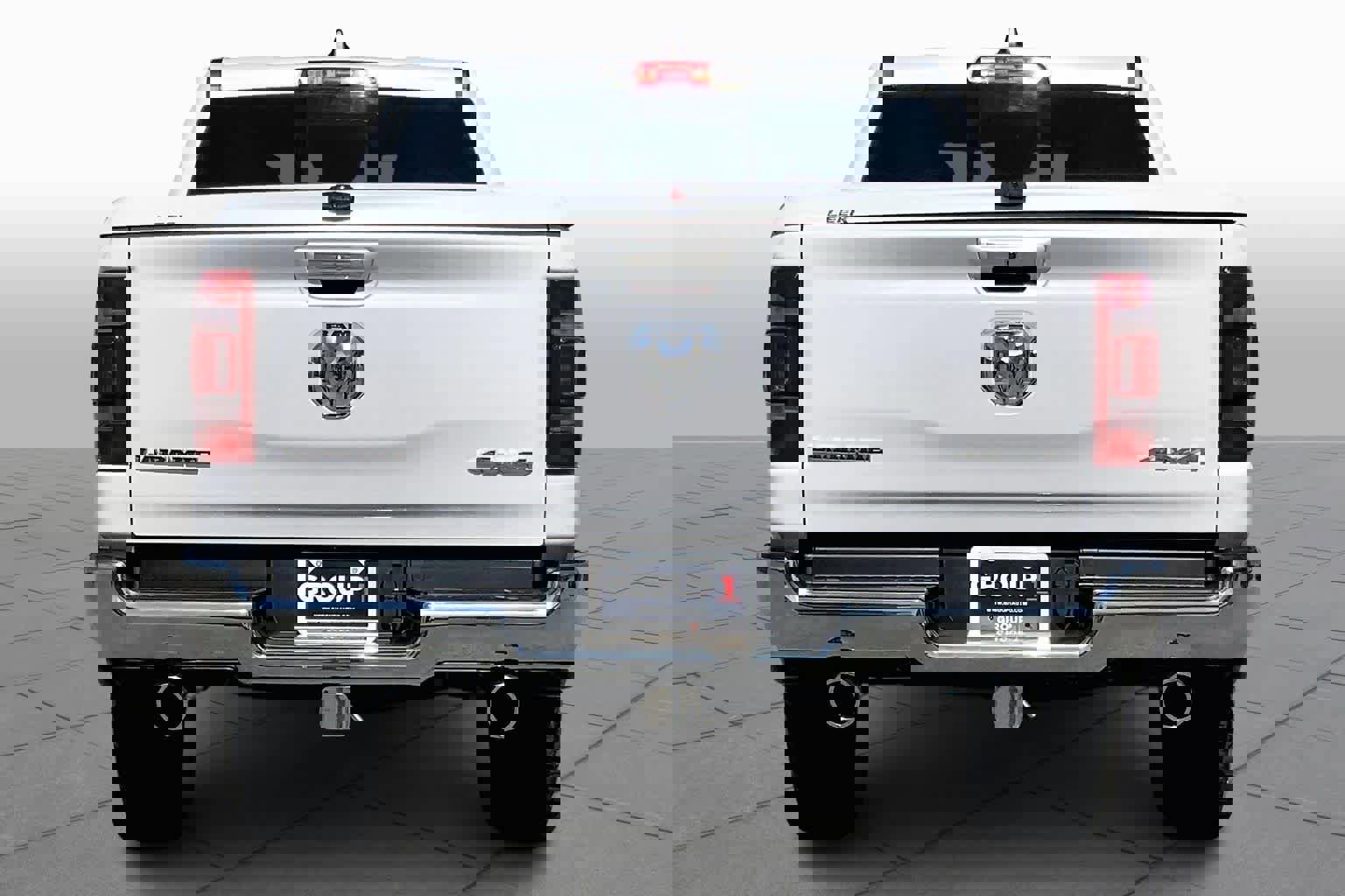 Used 2022 RAM 1500 Laramie AWD/4WD image 5