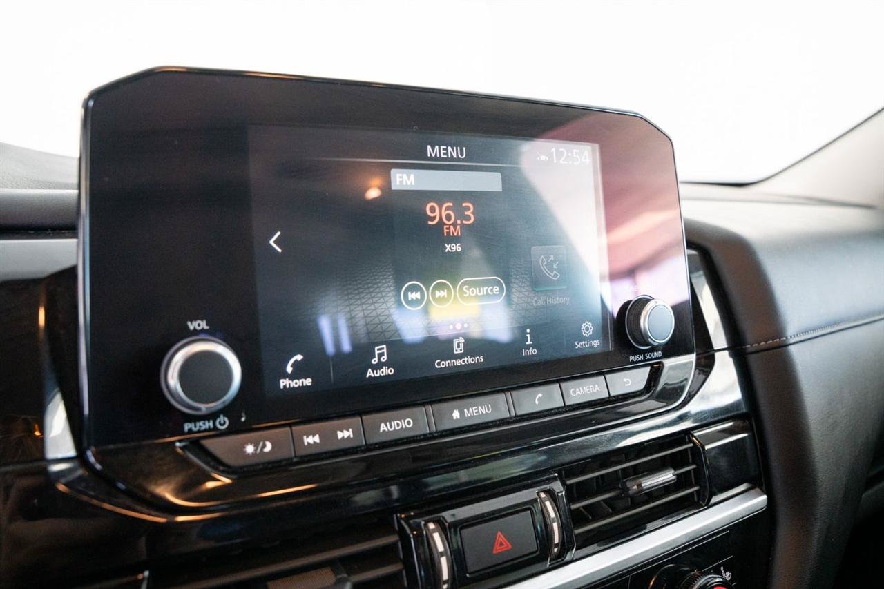 Used 2024 Nissan Pathfinder SV AWD/4WD image 19