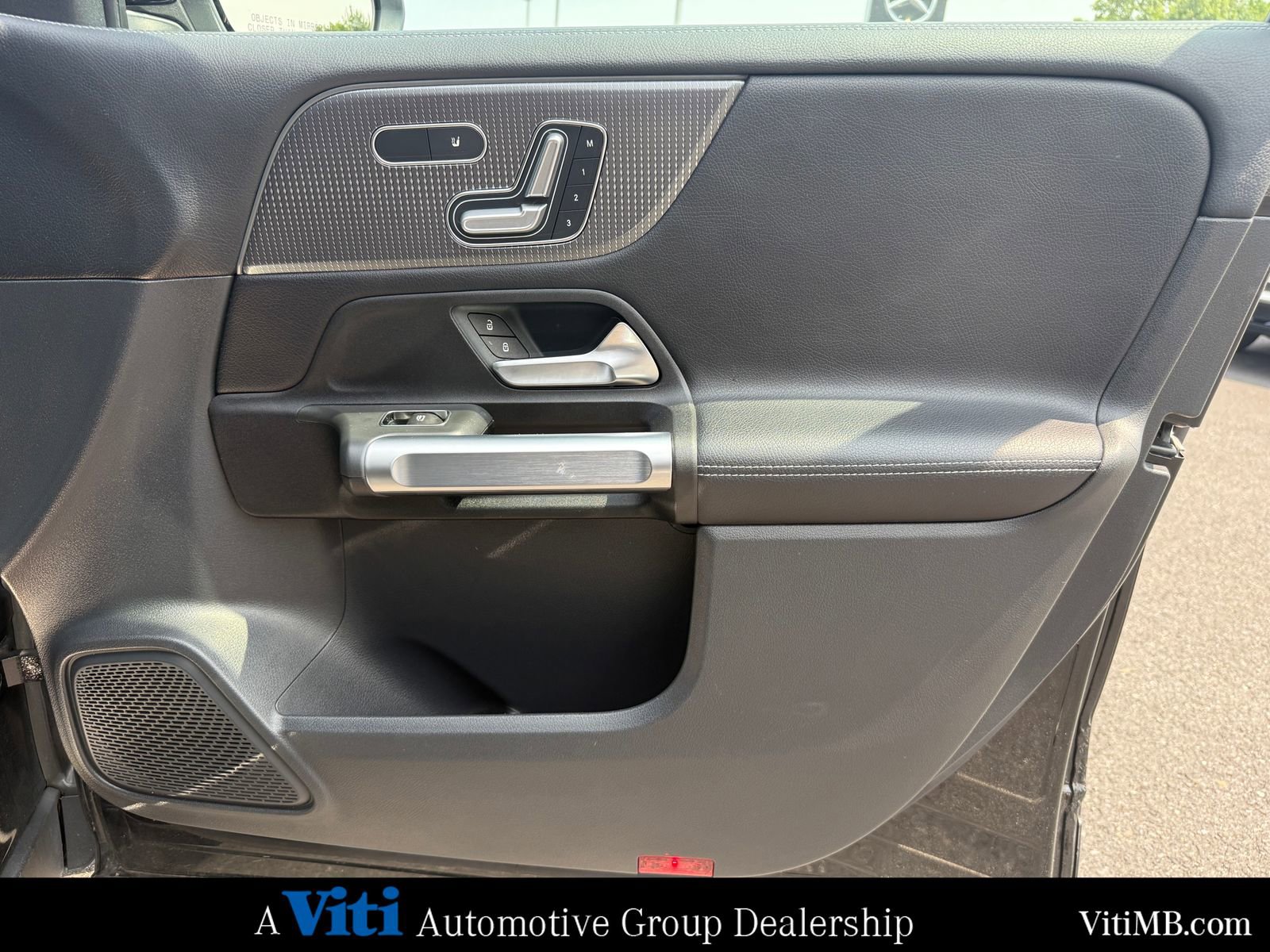 Used 2022 Mercedes-Benz GLB 250 4MATIC image 28