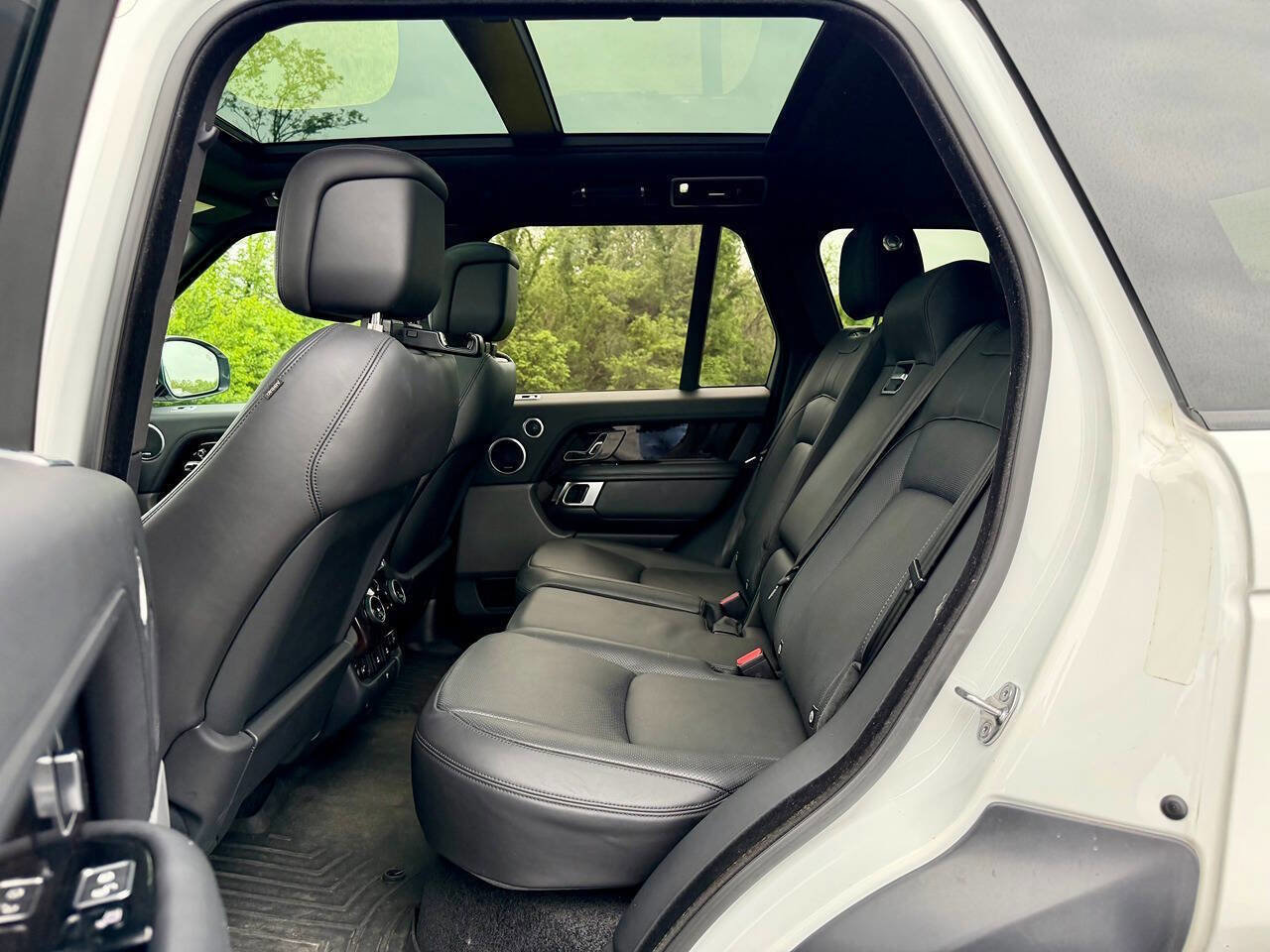 Used 2019 Land Rover Range Rover Supercharged AWD/4WD image 25