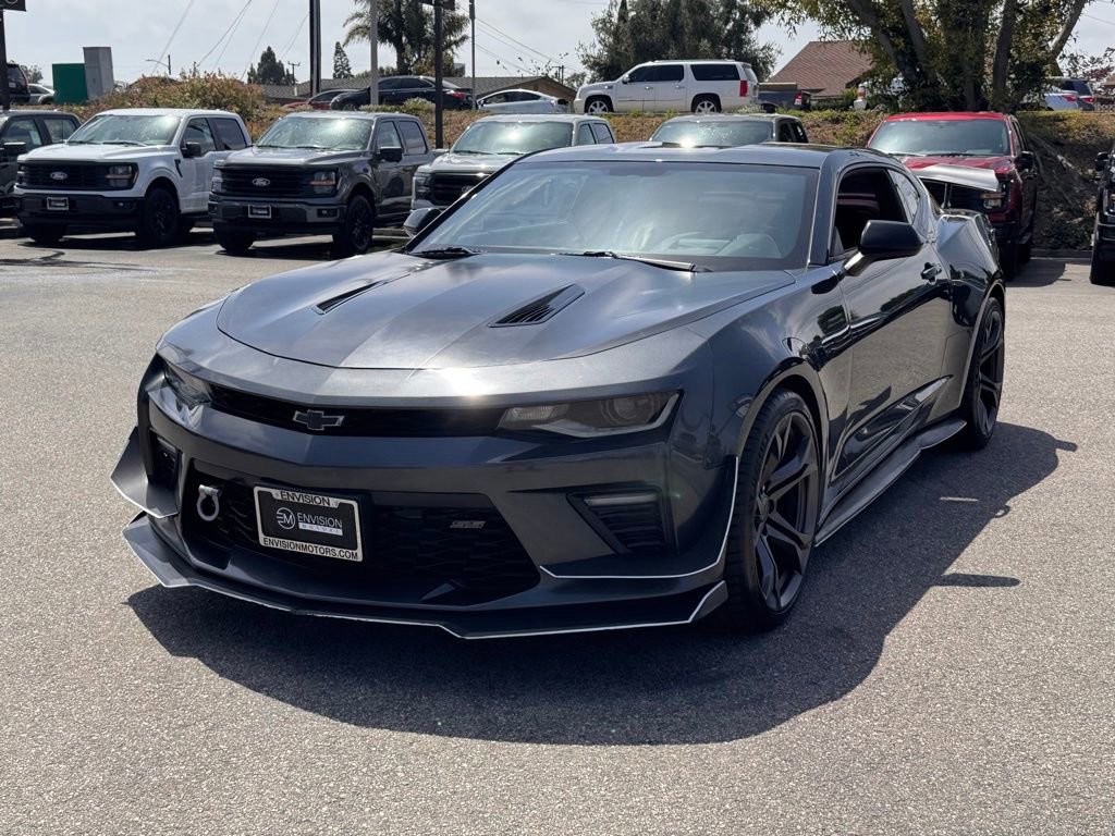 Used 2018 Chevrolet Camaro SS RWD image 7