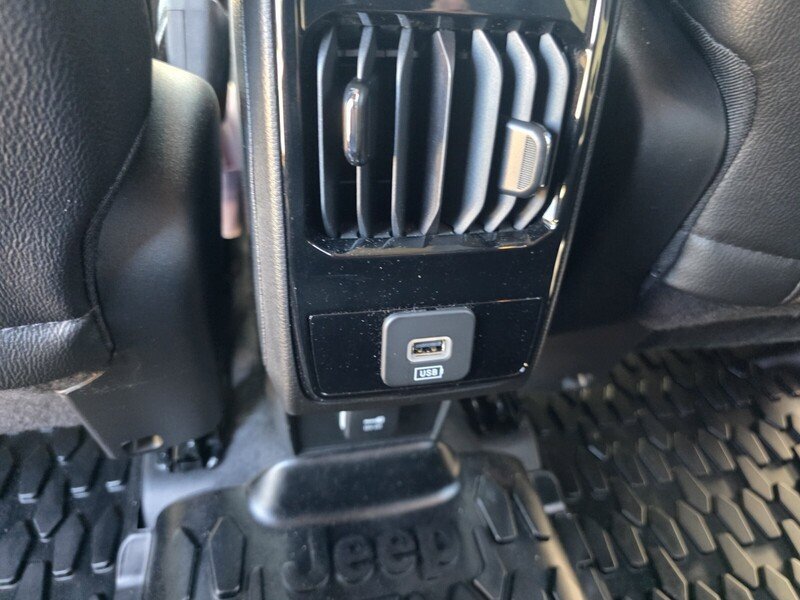 Certified 2025 Jeep Compass Latitude AWD/4WD image 12