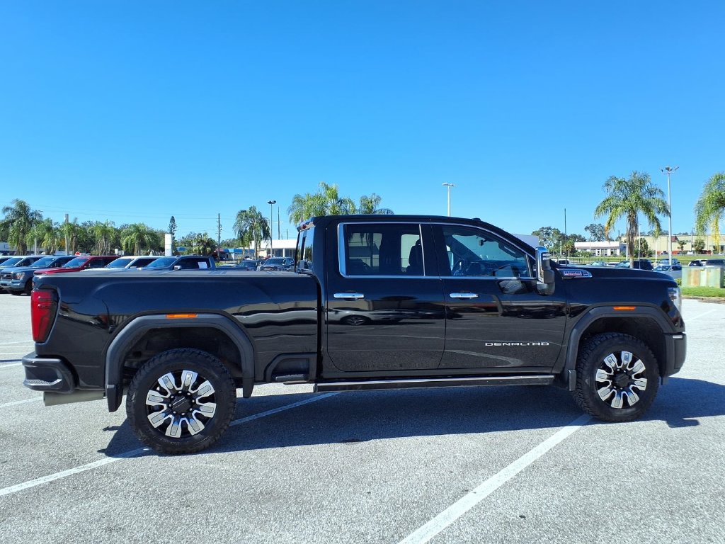 Used 2024 GMC Sierra 2500 Denali w/ Technology Package AWD/4WD image 8