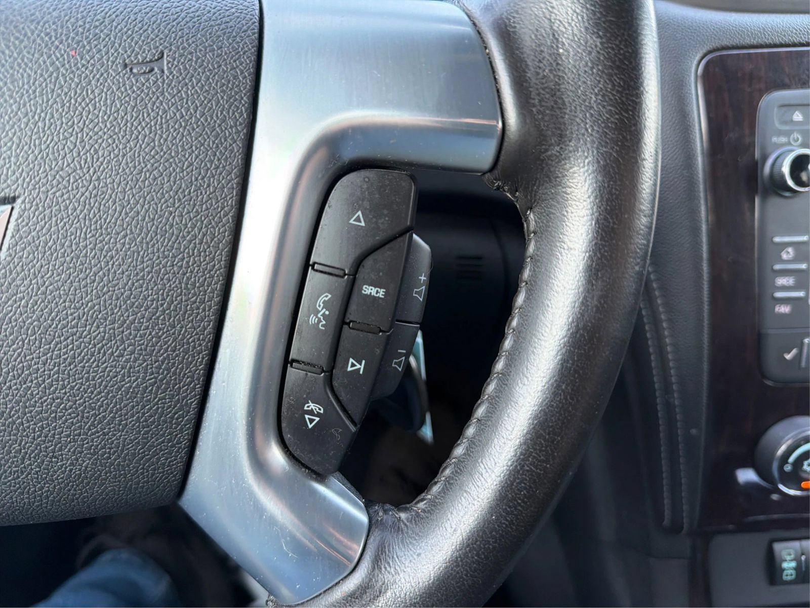 Used 2015 Chevrolet Traverse LT FWD image 29