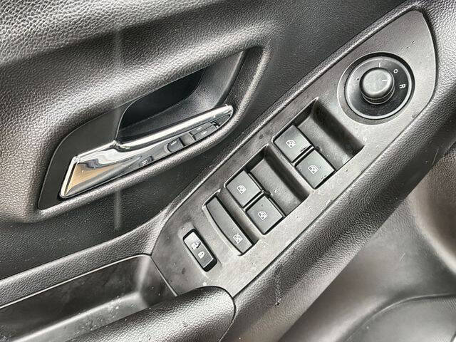 Used 2018 Chevrolet Trax LS FWD image 21
