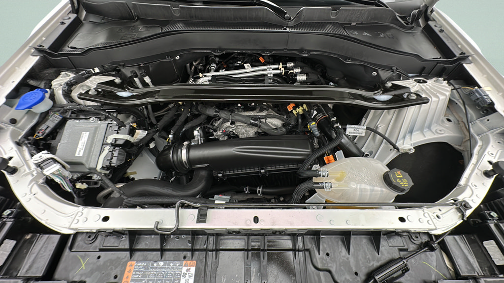 Used 2025 Ford Explorer ST-Line w/ ST-Line Street Pack AWD/4WD image 19