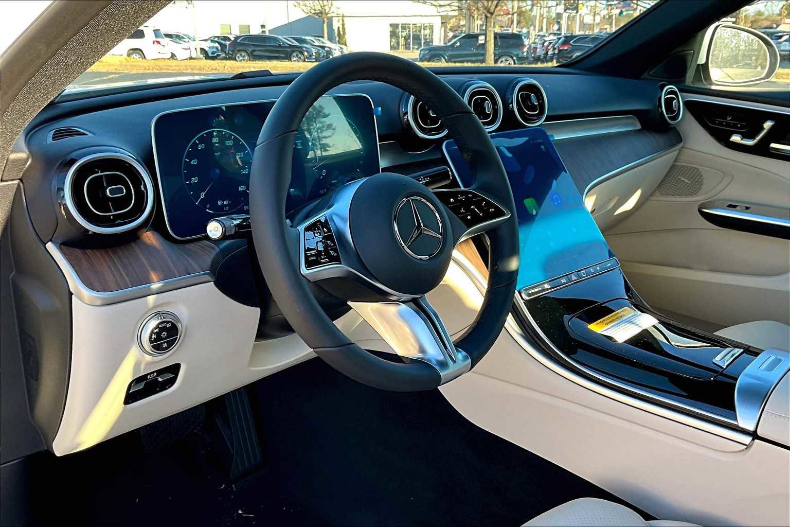 Used 2025 Mercedes-Benz C 300 4MATIC Sedan image 9