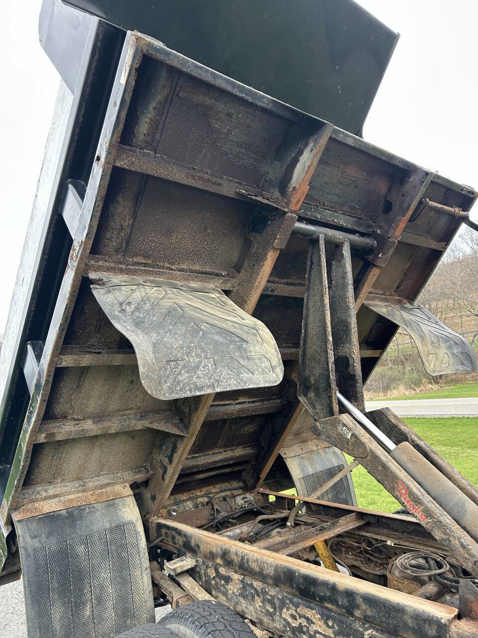 Used 2004 Chevrolet Silverado 3500 2WD Regular Cab image 27