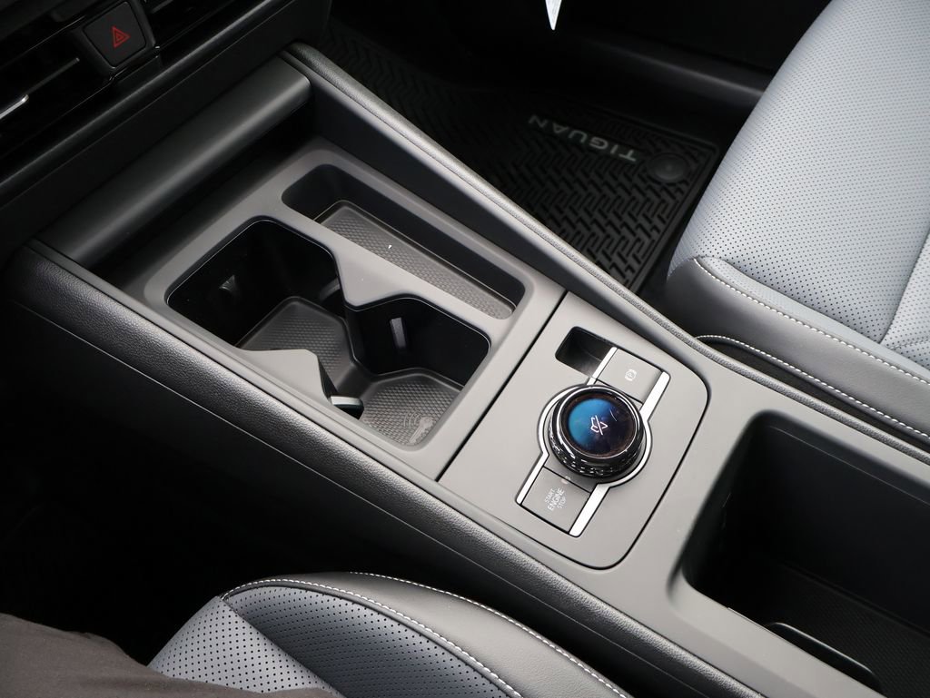 New 2026 Volkswagen Tiguan SE R-Line AWD/4WD image 29