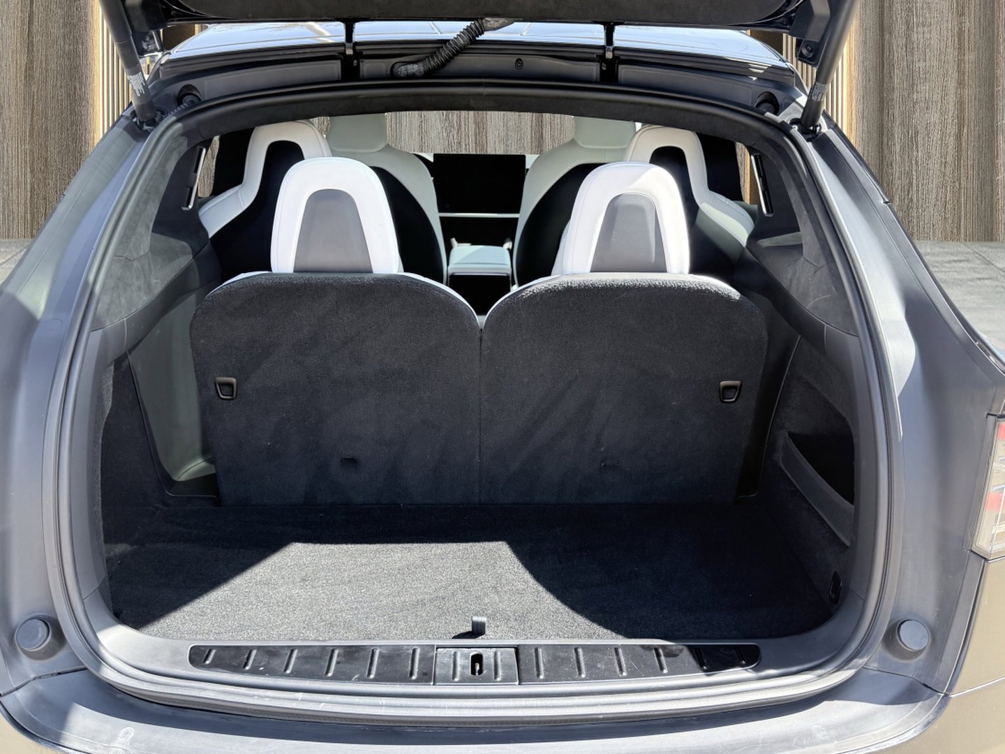 Used 2022 Tesla Model X image 14