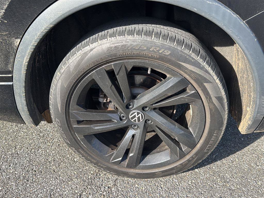 Used 2023 Volkswagen Tiguan SE R-Line FWD image 10