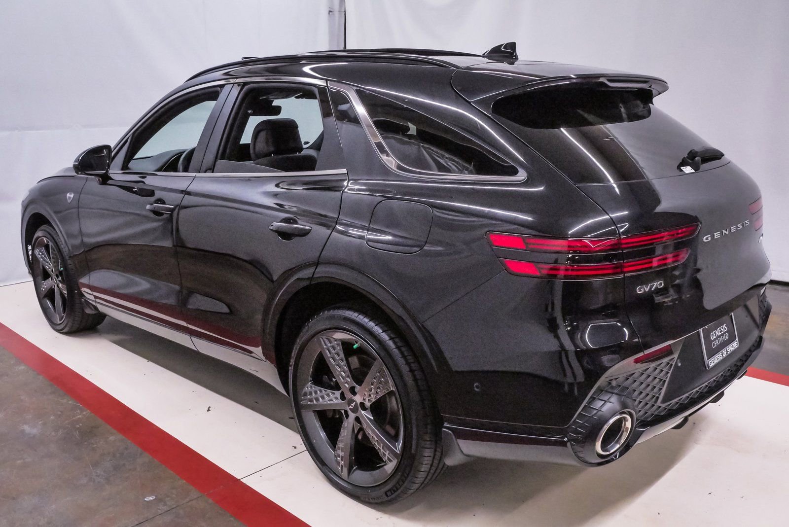 Certified 2025 Genesis GV70 3.5T Sport w/ Sport Advanced Package image 8