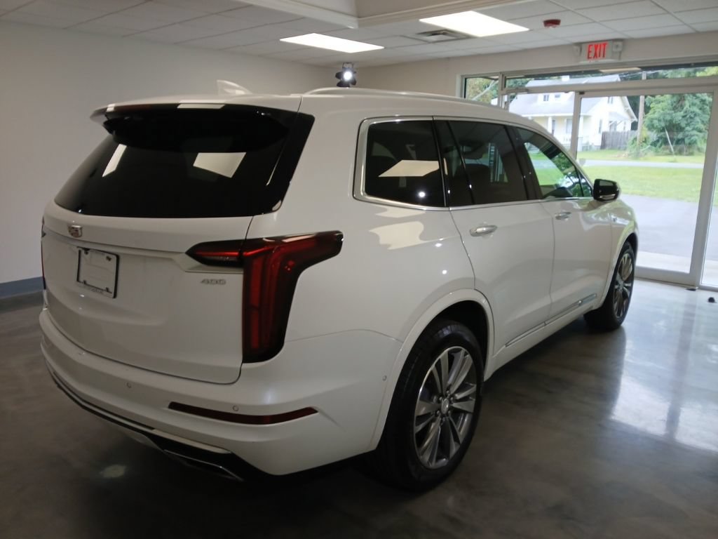 Used 2022 Cadillac XT6 Premium Luxury w/ Technology Package AWD/4WD image 2
