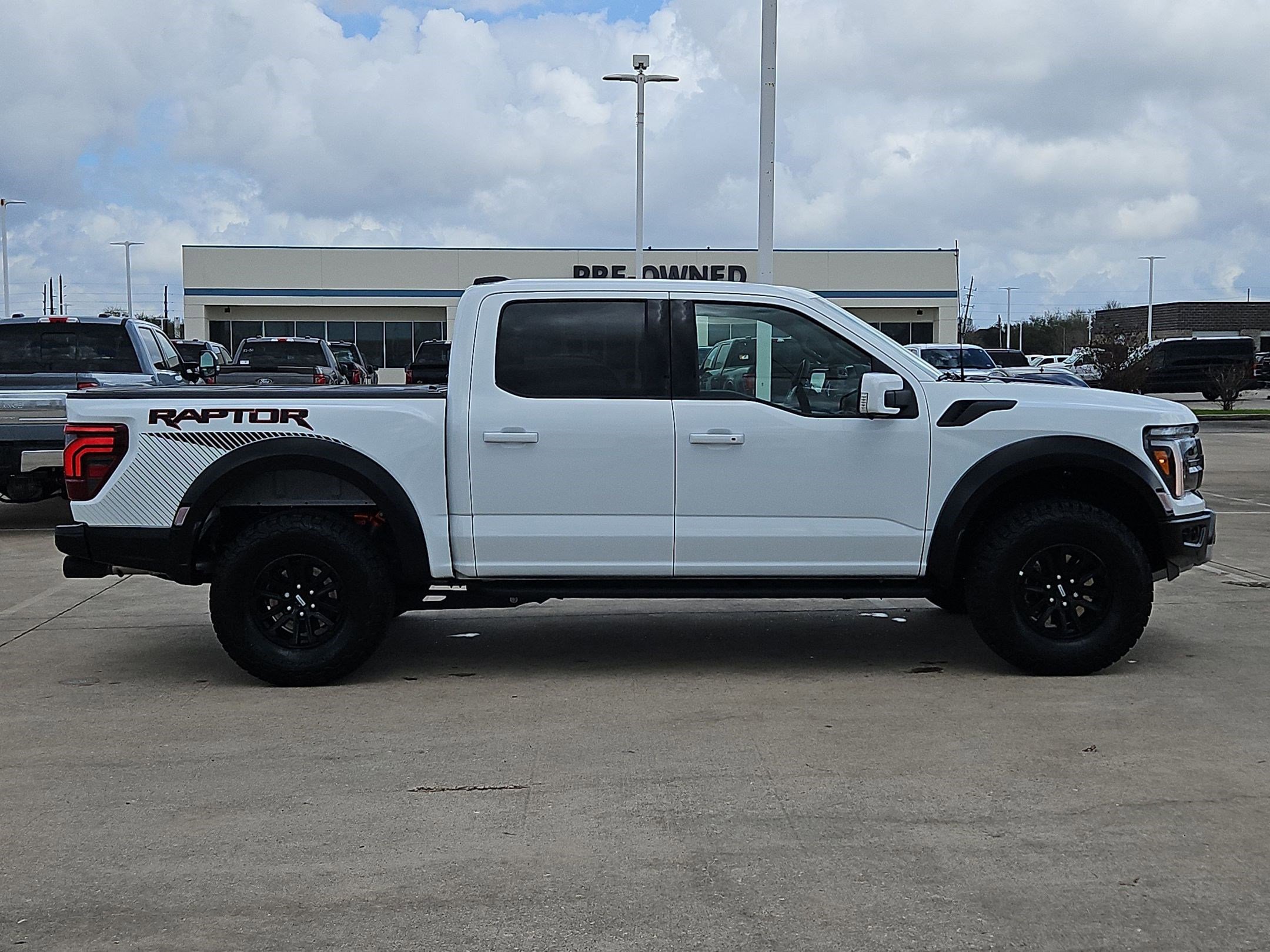 Used 2025 Ford F150 Raptor AWD/4WD image 2