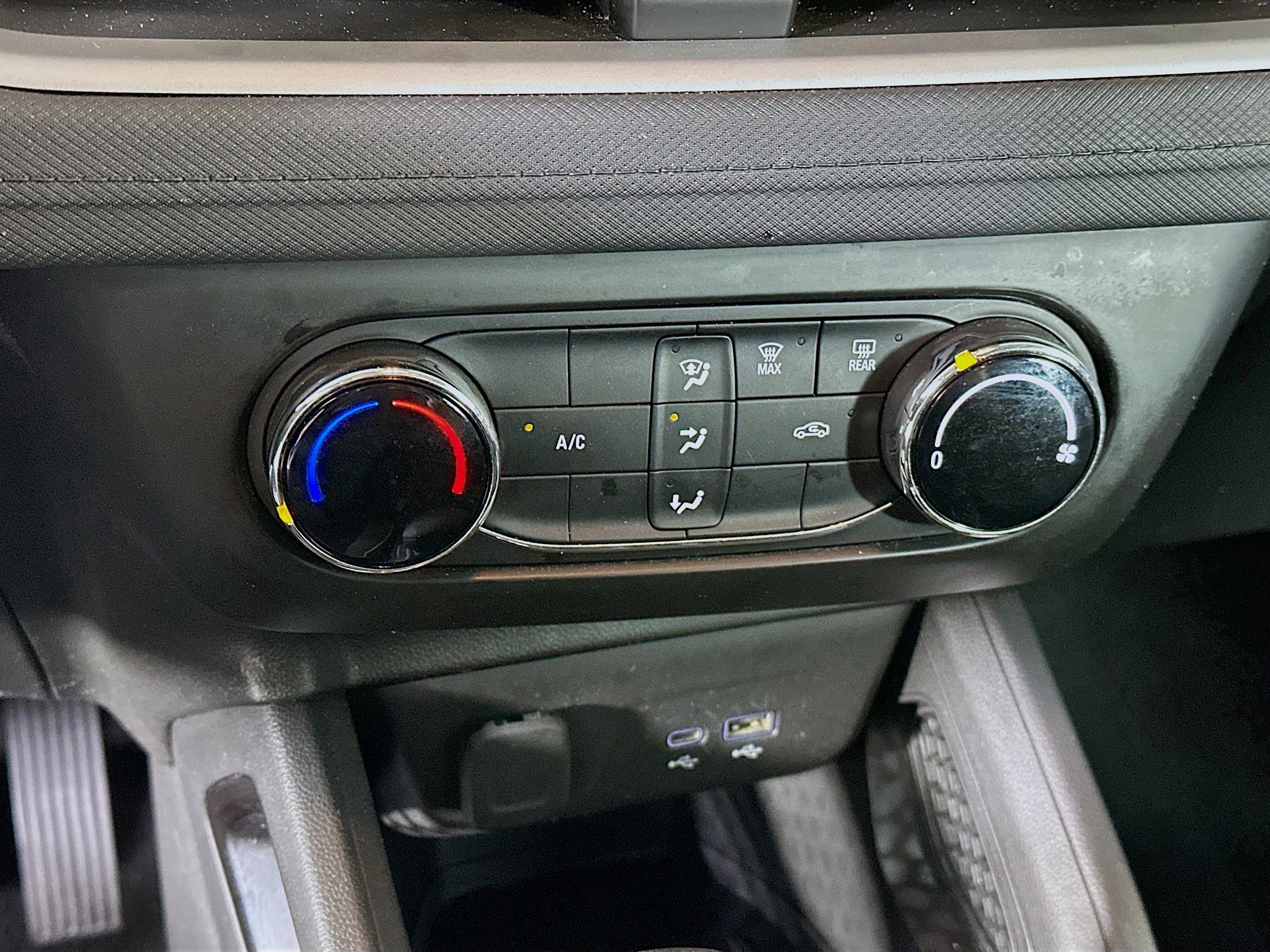 Used 2024 Chevrolet TrailBlazer LS image 24