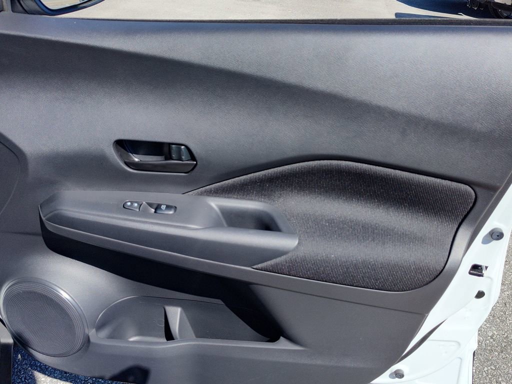 Used 2025 Nissan Kicks Play S image 24