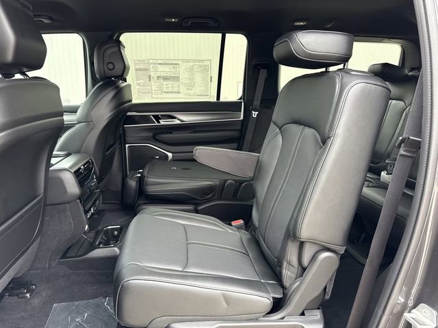 New 2025 Jeep Wagoneer Series II AWD/4WD image 18
