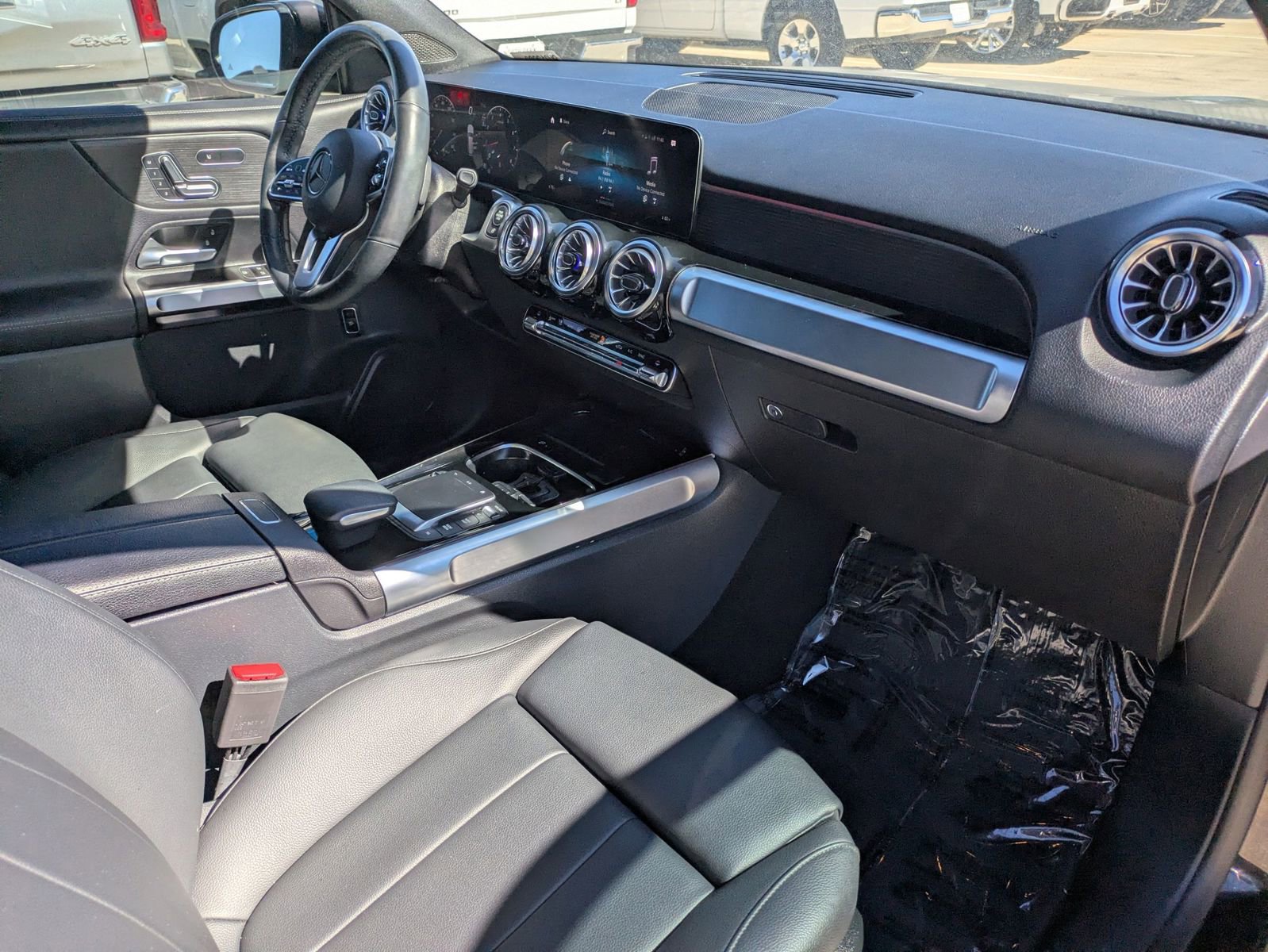 Used 2023 Mercedes-Benz GLB 250 4MATIC image 27