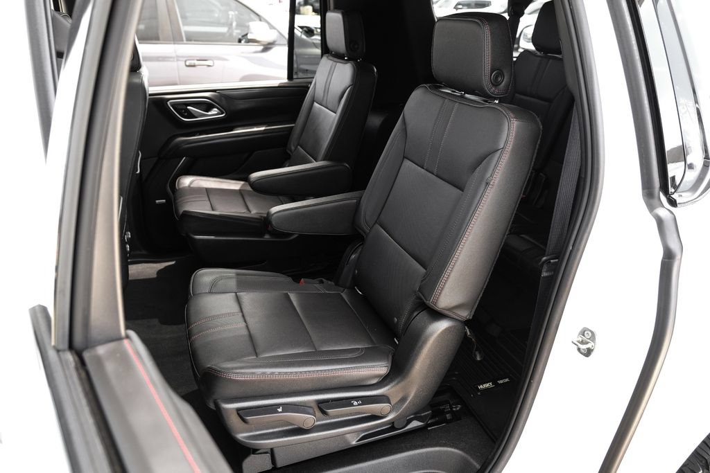 Used 2022 Chevrolet Suburban RST w/ Luxury Package RWD image 42